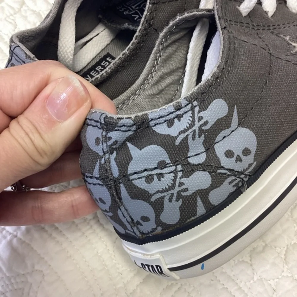 Converse One ⭐️ Star‎ Skulls Guitars Canvas Shoes Junior US 3.5 Grey Worn once